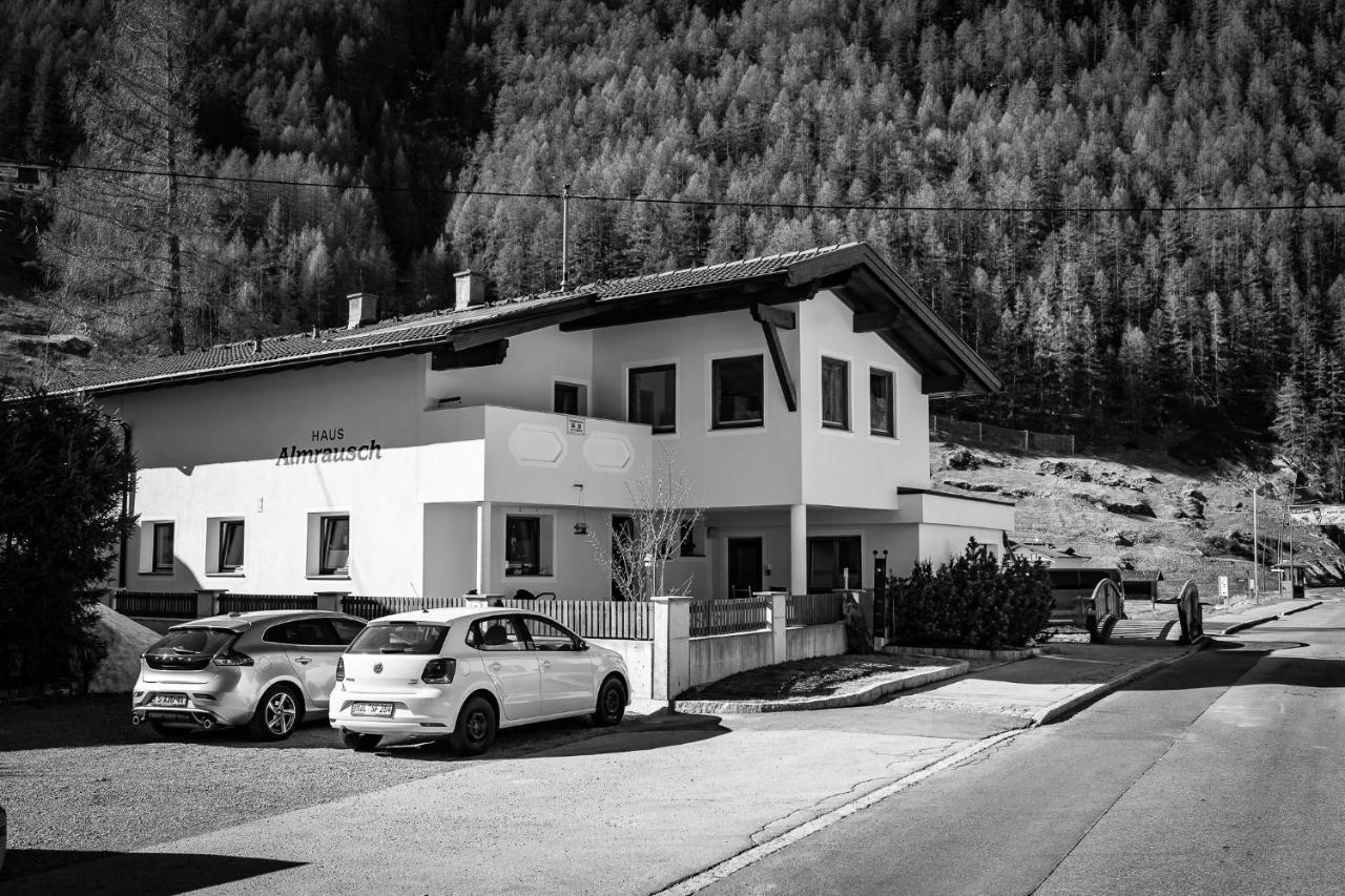 Haus Almrausch Apartment Solden Exterior photo
